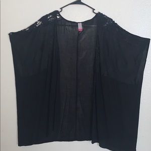 Black kimono w/black lace in front only worn twice